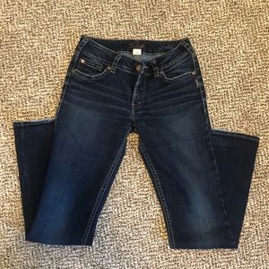 Silver Suki stretch boot jeans size 28 NWOT